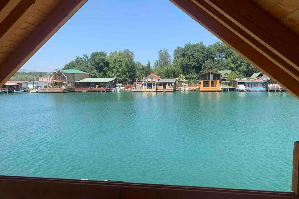 Cheerful In Ada Bojana Holiday home Ulcinj